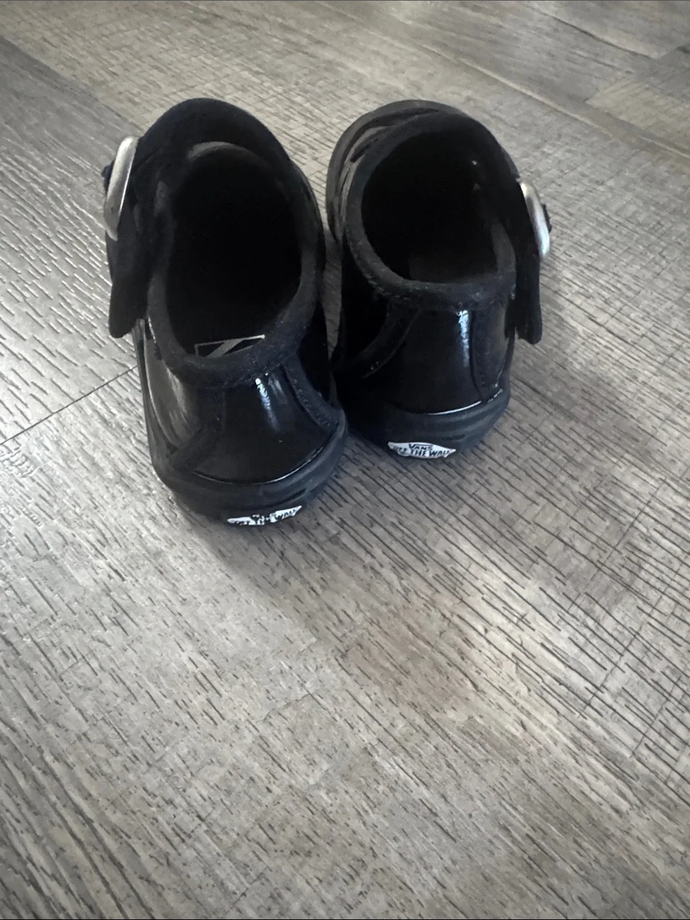 Vans shiny black